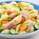 Ensalada de caracolitos y lomo en trozos