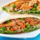Pita rellena de atún con vegetales